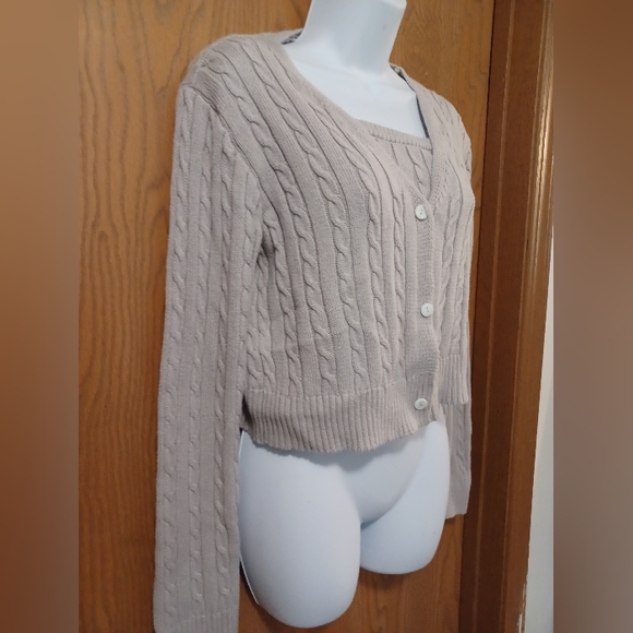2pc gray cable knit sweater set - Picture 10 of 14